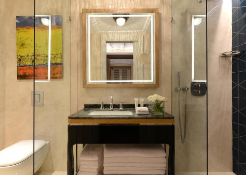 City Signature Queen Room