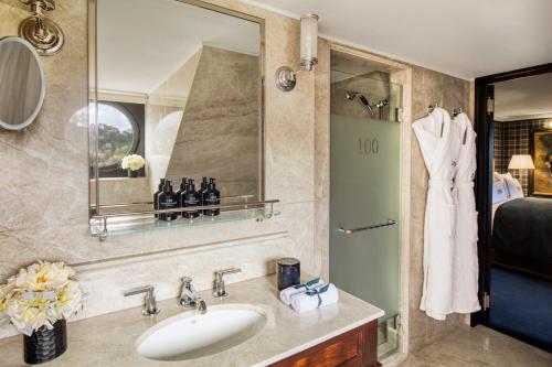 Deluxe Çift Kişilik Oda - Kale Manzaralı