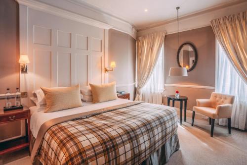 Deluxe King Room at 11 Cadogan Gardens