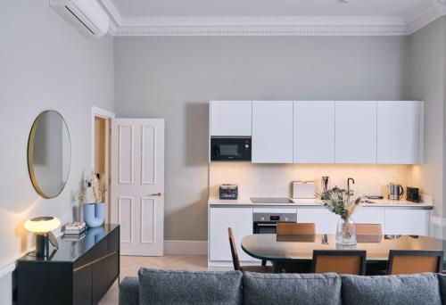 20 Cadogan Gardens'da Üç Yatak Odalı Daire