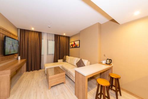 Deluxe Suite