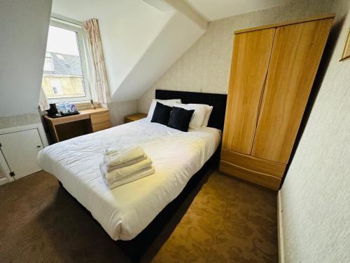 Double Room - Shared Bathroom