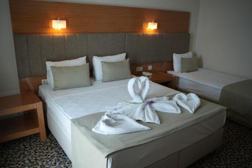 Triple Room - Garden View