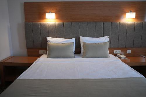 Double or Twin Room - Garden View