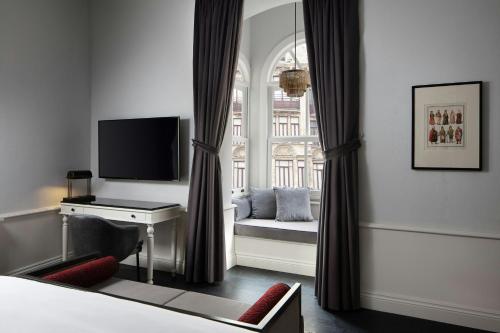 Adahan Charm Suite