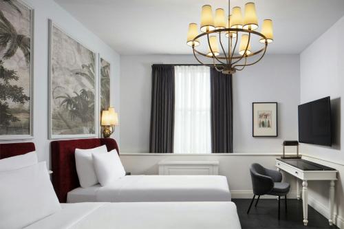 Premium Twin Room - City View