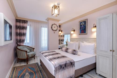 	Standard Double Room with Private Bathroom