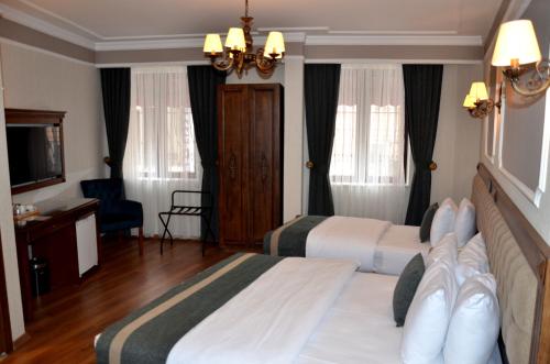 Deluxe Family Room