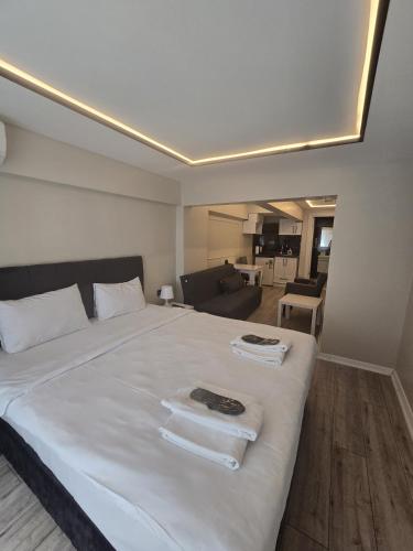 Studio (2 Adults)