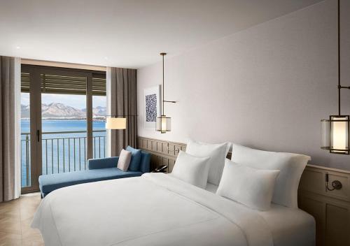 Mediterranean Suite With Living Room