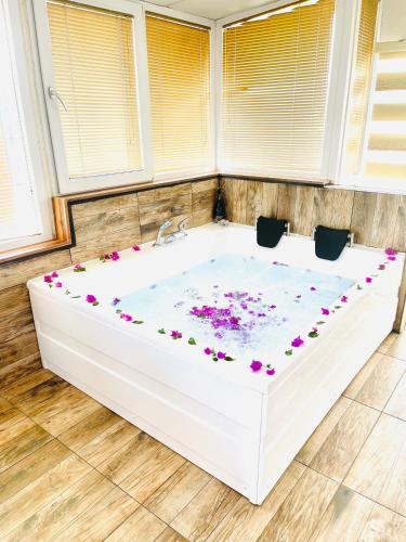 Suite with Spa Bath