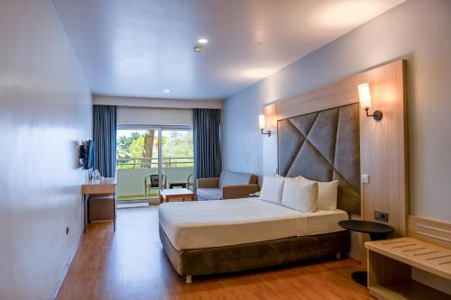Deluxe Çift Kişilik Oda - Kara Manzaralı