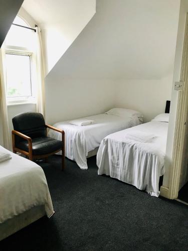 Triple Room with Private Bathroom