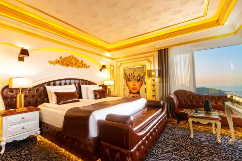 Deluxe King Suite