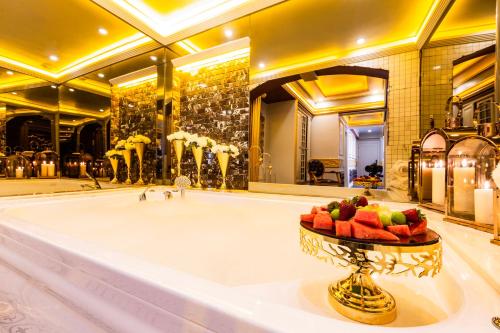 Suite with Spa Bath