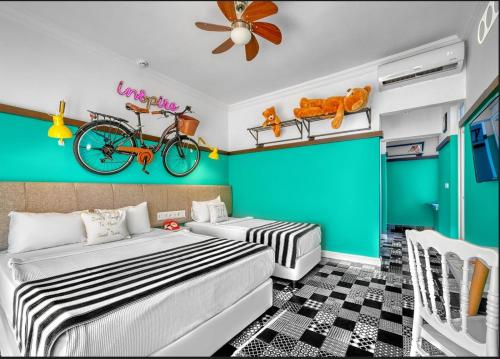 Family Room - Side Sea View