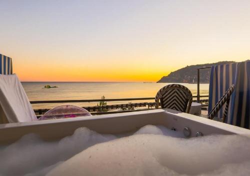 Deluxe Çift Kişilik Oda - Deniz Manzaralı