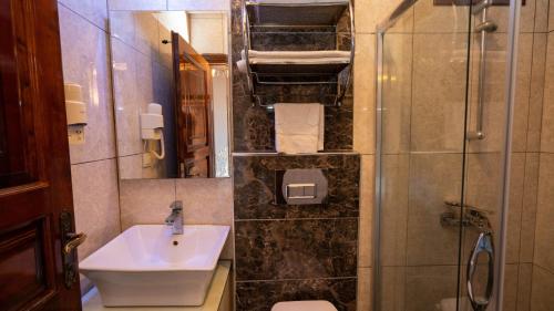 Double Room - Kısmi Deniz Manzaralı