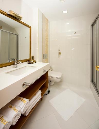 Two Connecting Double Rooms