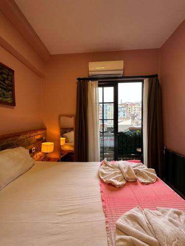 Double Room - Shared Bathroom