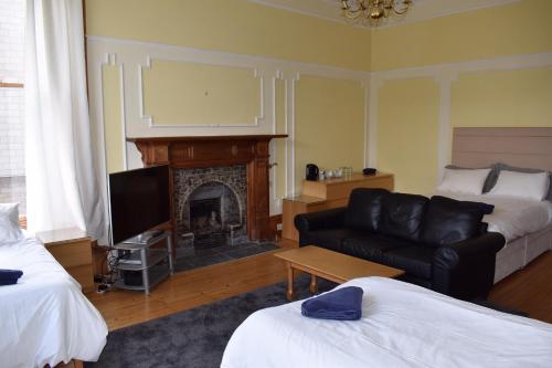Very Large Standard Family Room