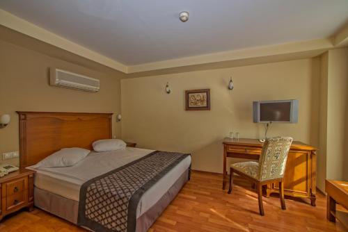 Standard Deluxe Double/Two-Bedroom Room