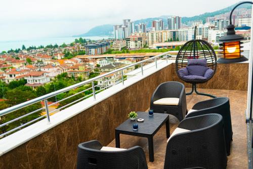 Ottoman King Suite – City View with Balcony