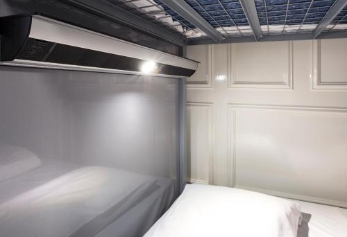 Bed in 4-Bed Female Ensuite (18–40 years)