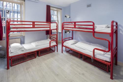 15 Yataklı Karışık Yurt Odasında Yatak (18–40 yaş)