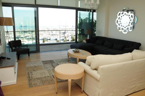 Family Apartment One Bedroom with Partial Marina View 