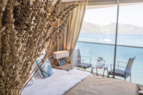 Standard Room with Direct Sea View
