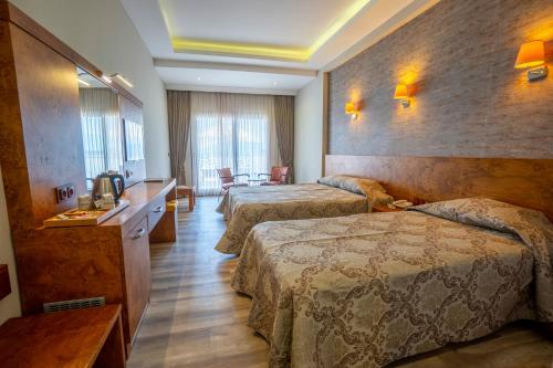 Deluxe Çift Kişilik veya İki Yataklı Oda