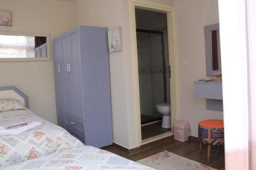 Economy Triple Room