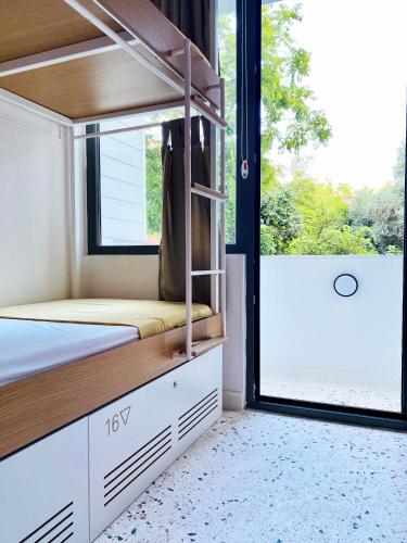 Bed in 6-Bed Mixed Dormitory Room