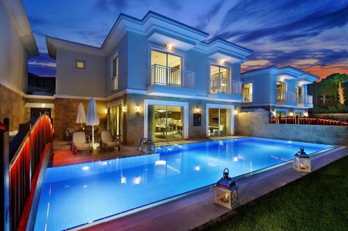 Üç Yatak Odalı Villa