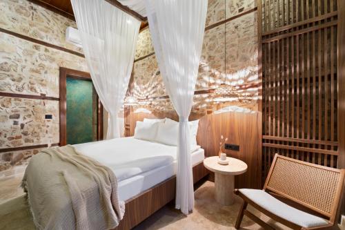 Deluxe Room with Street View