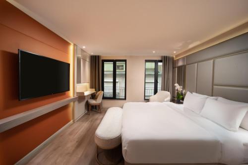 Deluxe Double or Twin Room