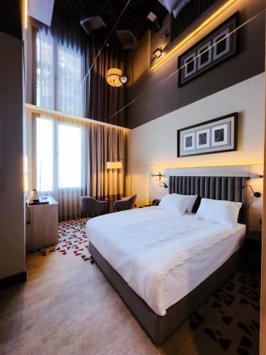 Deluxe King Room - Sea View, Smoking