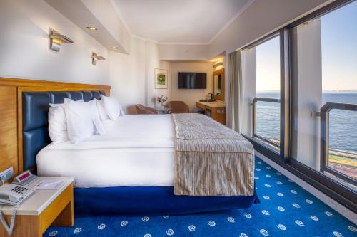 King Room with Spa Bath and Sea View