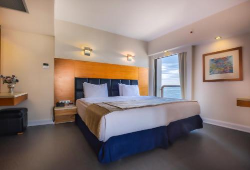 King Room with Sofa Bed, Sea View