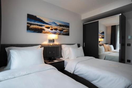 One-Bedroom Suite with Two Single Beds and Kitchen - Sea View/Non-Smoking
