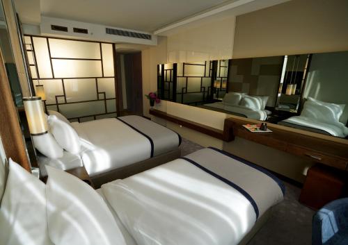 Standard Triple Room with Sea View