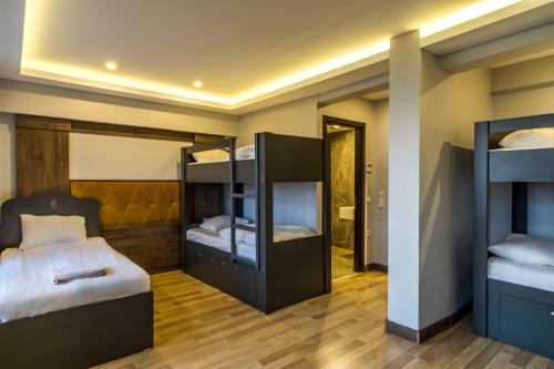 Bed in 6-Bed Mixed Dormitory Room