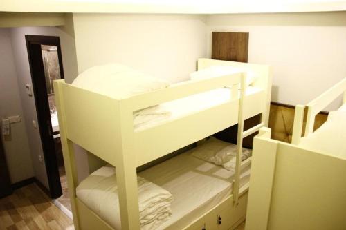 Bed in 4-Bed Mixed Dormitory Room
