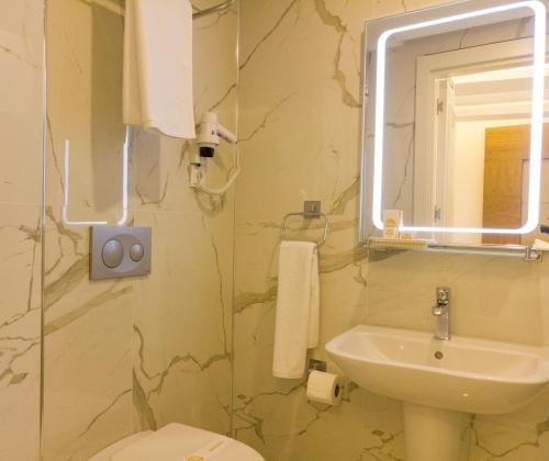 Deluxe Üç Kişilik Oda