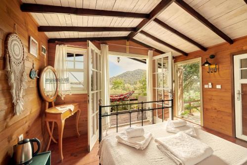 Deluxe Bungalow (2 Adults)