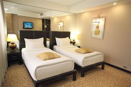 Double or Twin Room with Bathroom