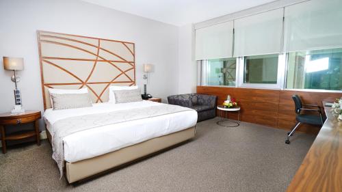 Superior Connected Twin Room - Partial Sea View
