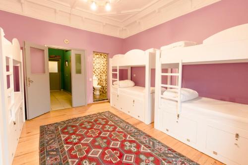 Bed in 8-Bed Mixed Dormitory Room
