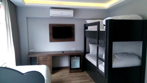 Bed in 6-Bed Mixed Dormitory Room